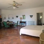 阿拉斯纳岩石酒店 酒店