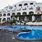 阿拉斯纳岩石酒店