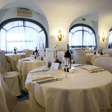 Otel Arathena Rocks Giardini Naxos