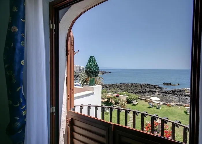 Hotel Arathena Rocks Giardini Naxos