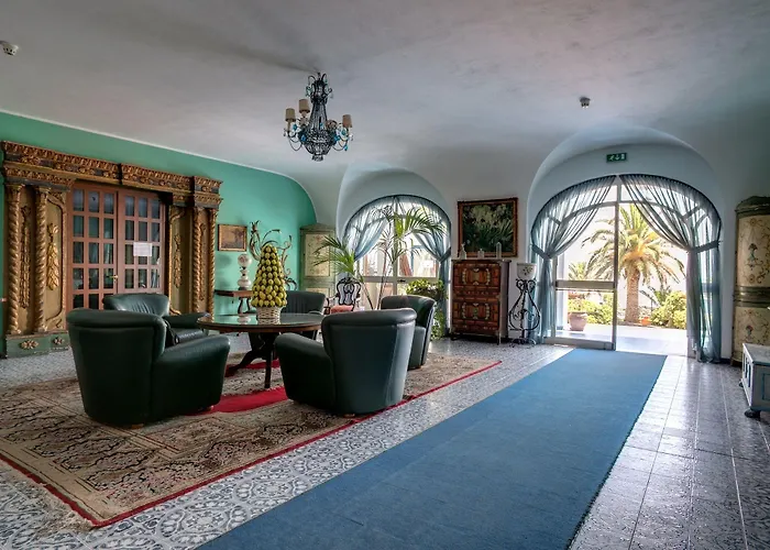 Hotel Arathena Rocks Giardini Naxos