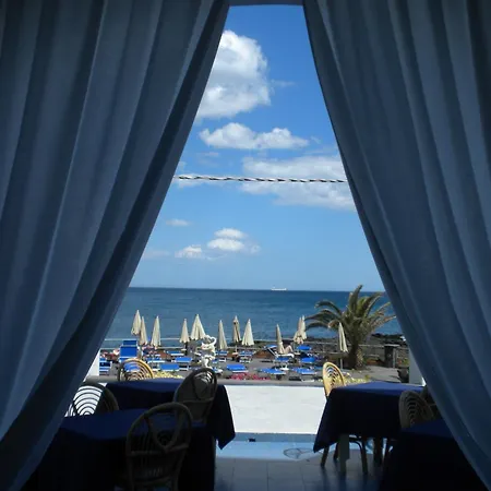 Hotel Arathena Rocks 4*