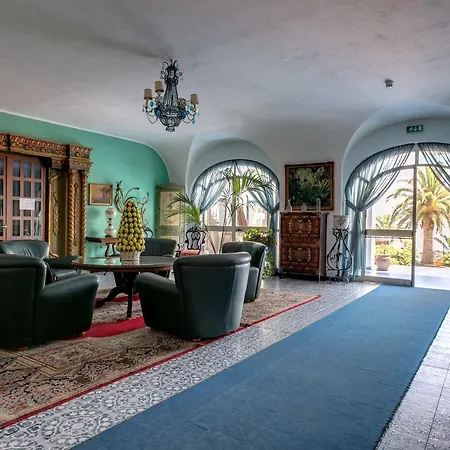 Hotel Arathena Rocks Giardini Naxos