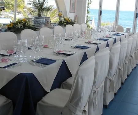 Otel Arathena Rocks