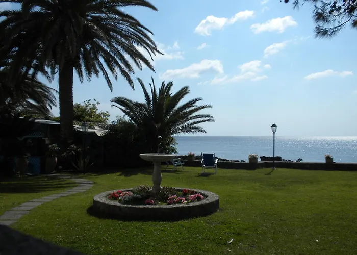 Hotel Arathena Rocks 4*