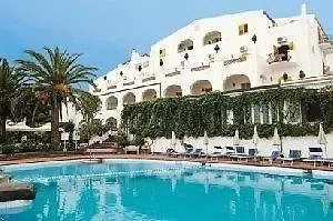 Arathena Rocks Hotell 4*